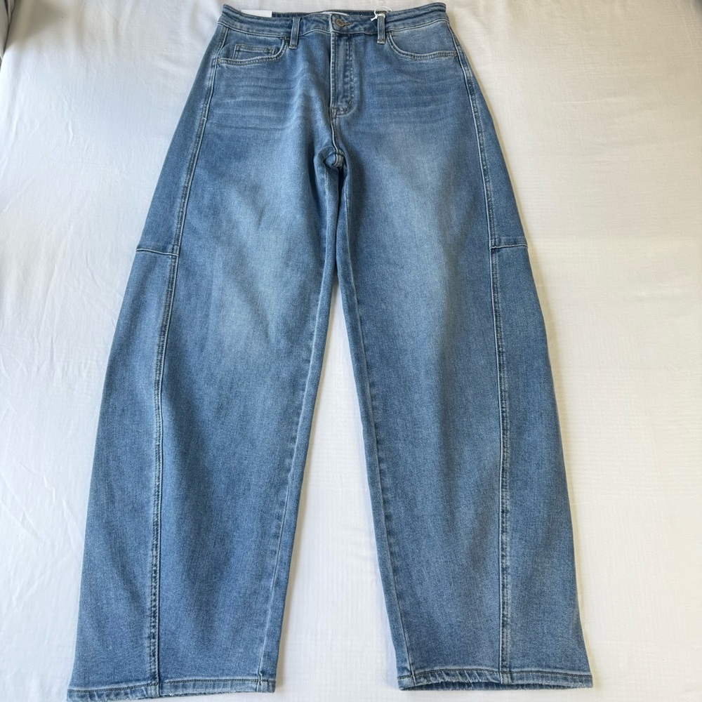 Women's High Rise barrel leg Blue Jeans